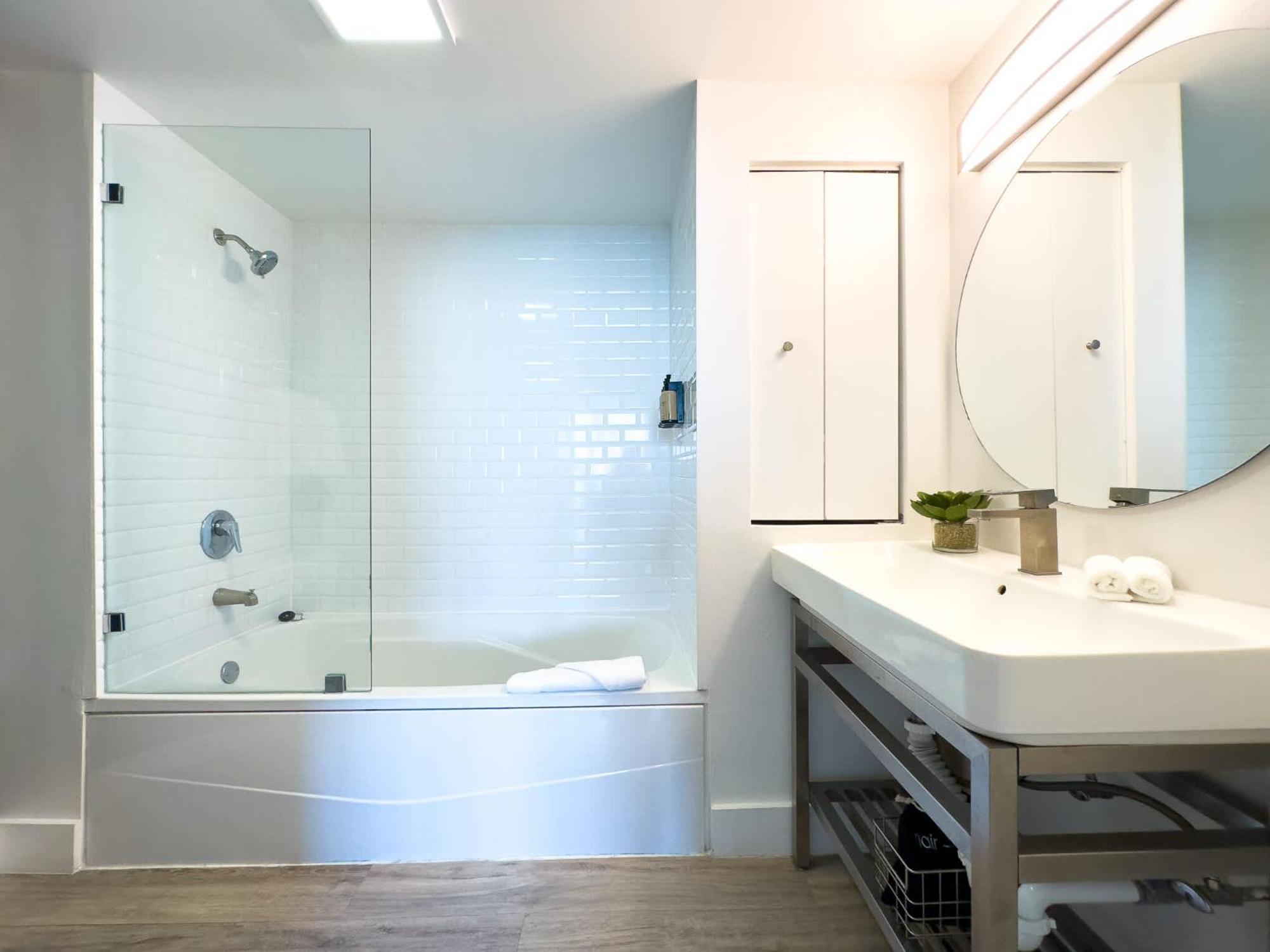 Mvr - Limited Bay View Suites-book Fast Miami